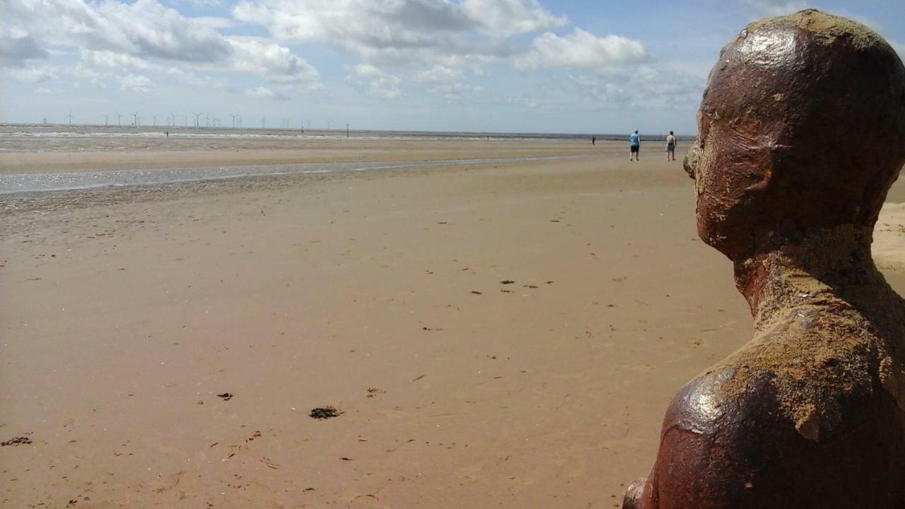 Tea In Liverpool - Private - Quiet - Ground Floor - En-Suite - Walk-In-Shower Zewnętrze zdjęcie