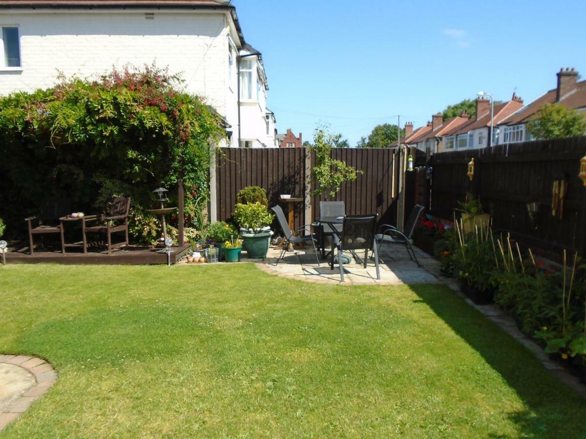 Tea In Liverpool - Private - Quiet - Ground Floor - En-Suite - Walk-In-Shower Zewnętrze zdjęcie