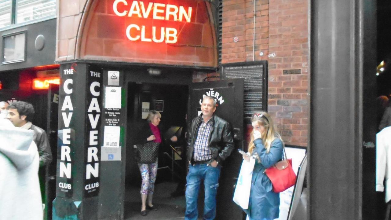 Tea In Liverpool - Private - Quiet - Ground Floor - En-Suite - Walk-In-Shower Zewnętrze zdjęcie